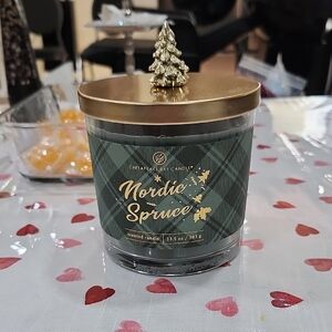 CHESAPEAKE BAY NORDIC SPRUCE SCENTED CANDLE